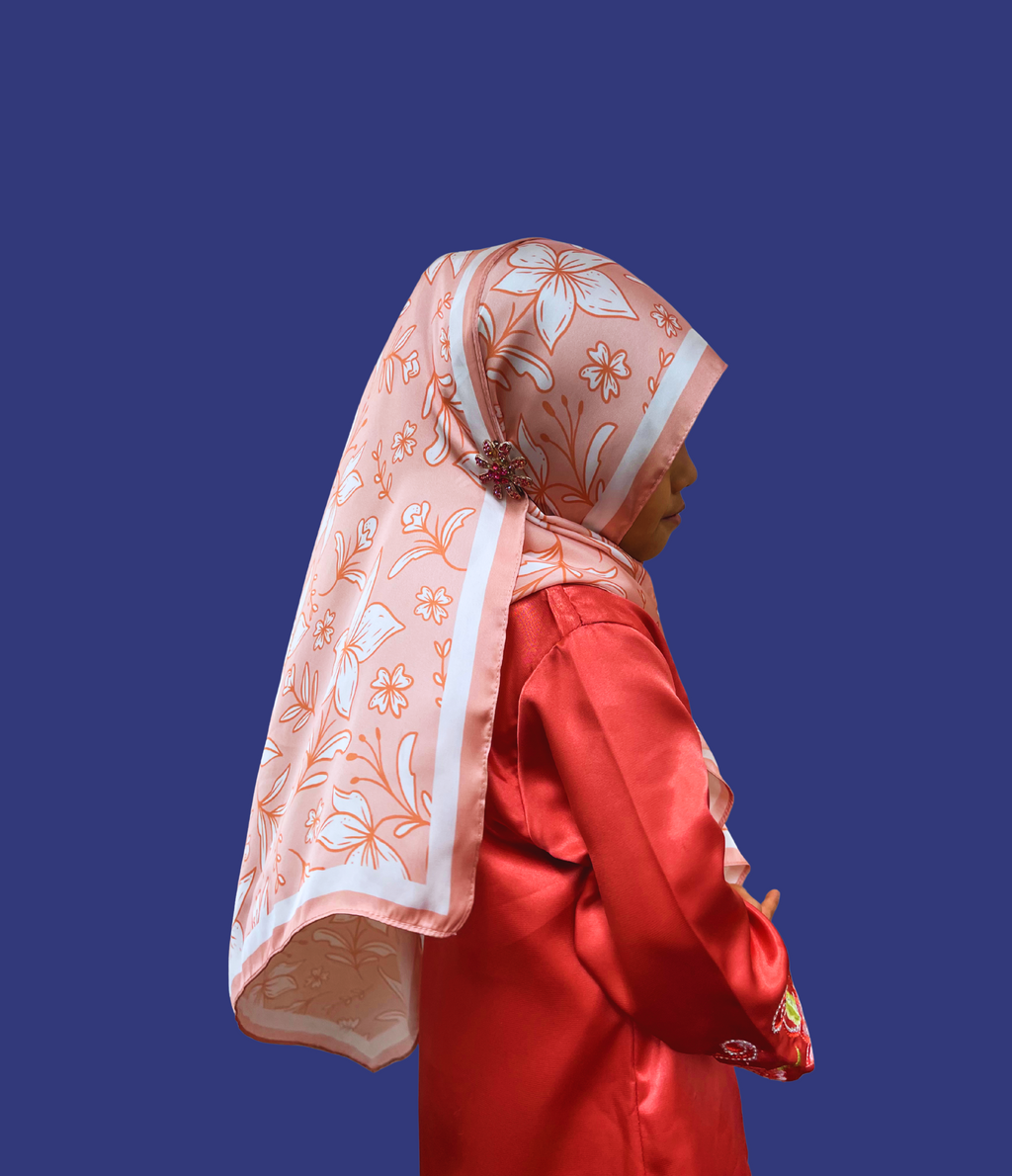 Laira in Orange (Kids)