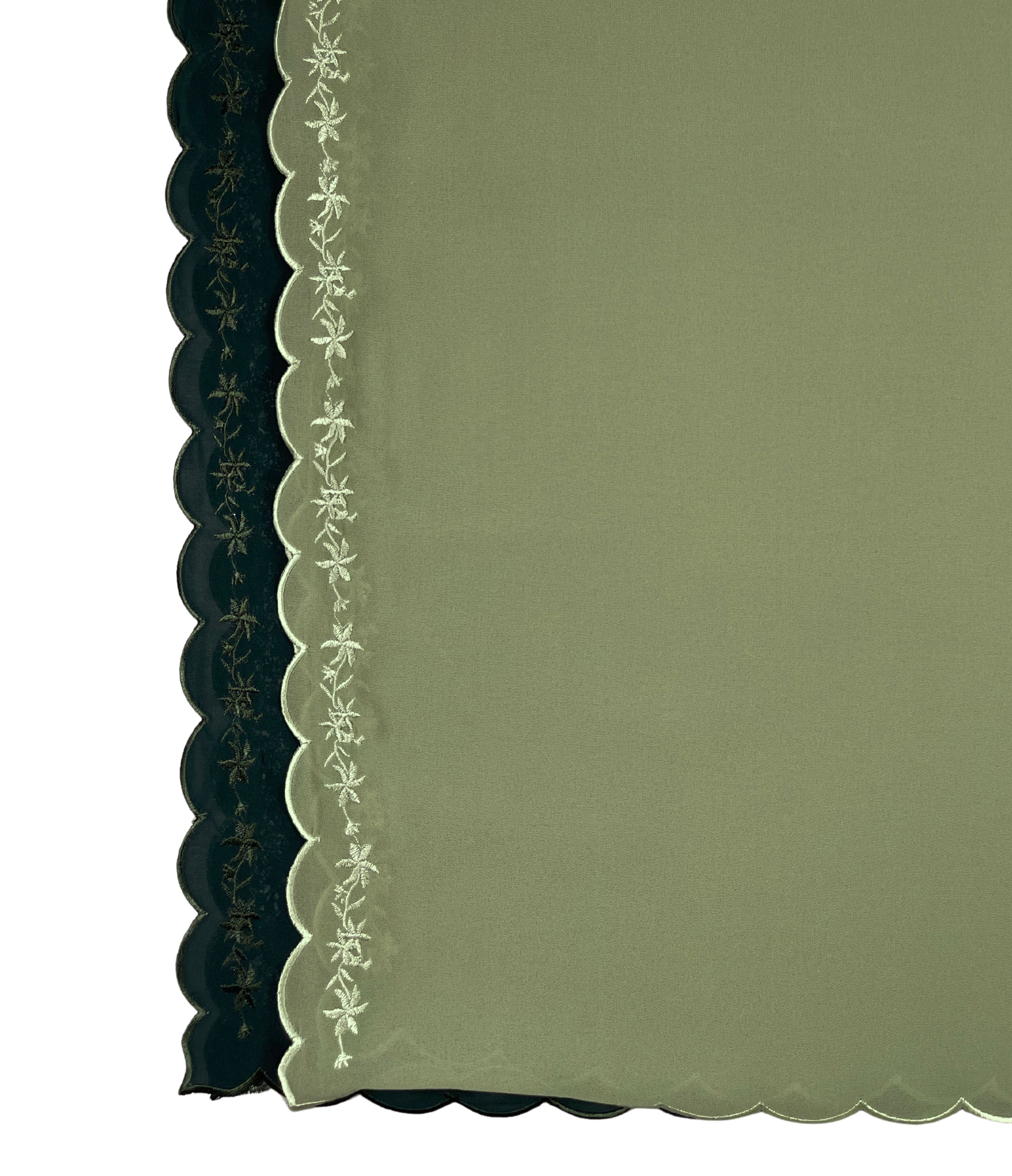 Lakar Sulam in Dark Green